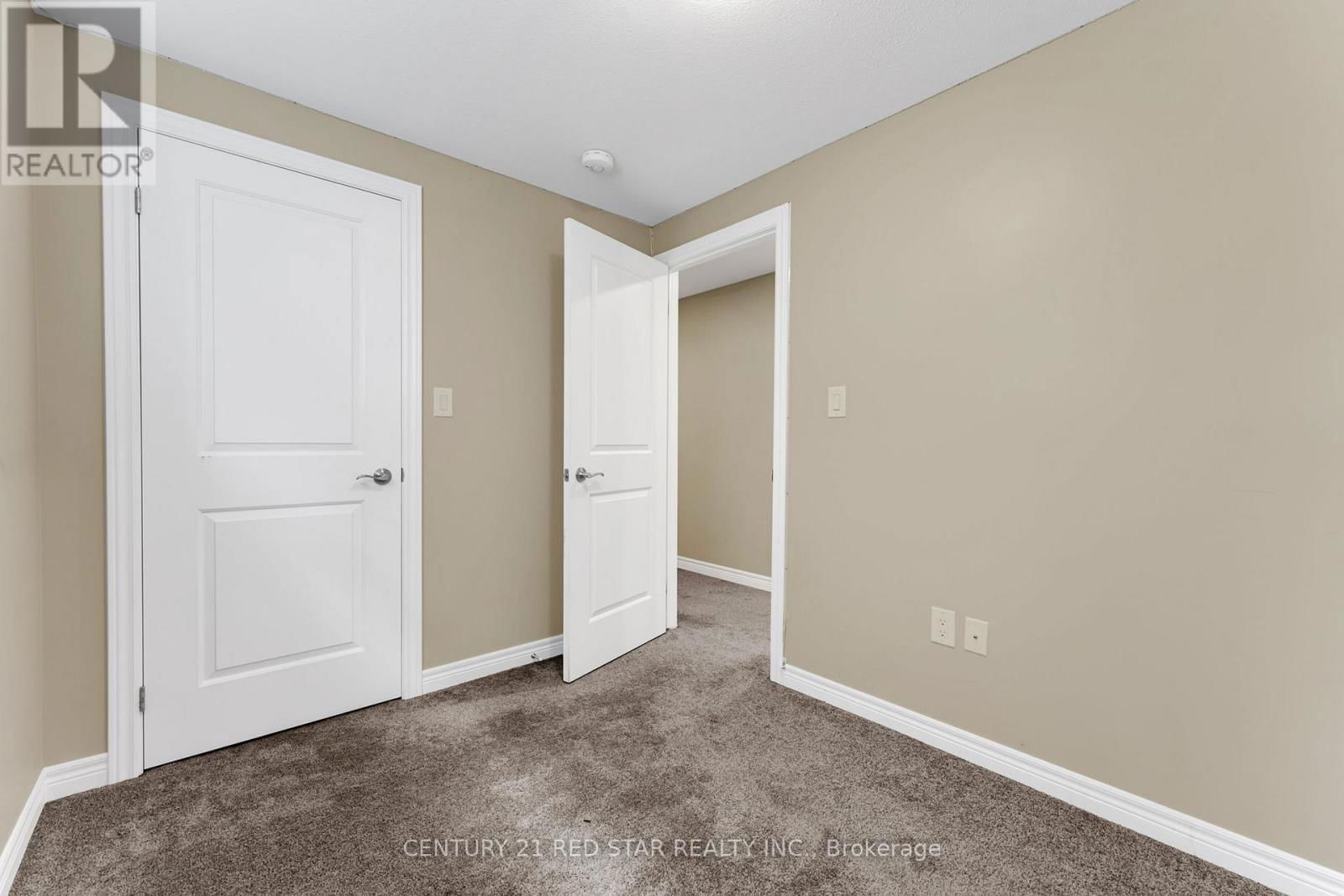 55 LAURENT AVENUE Image 34