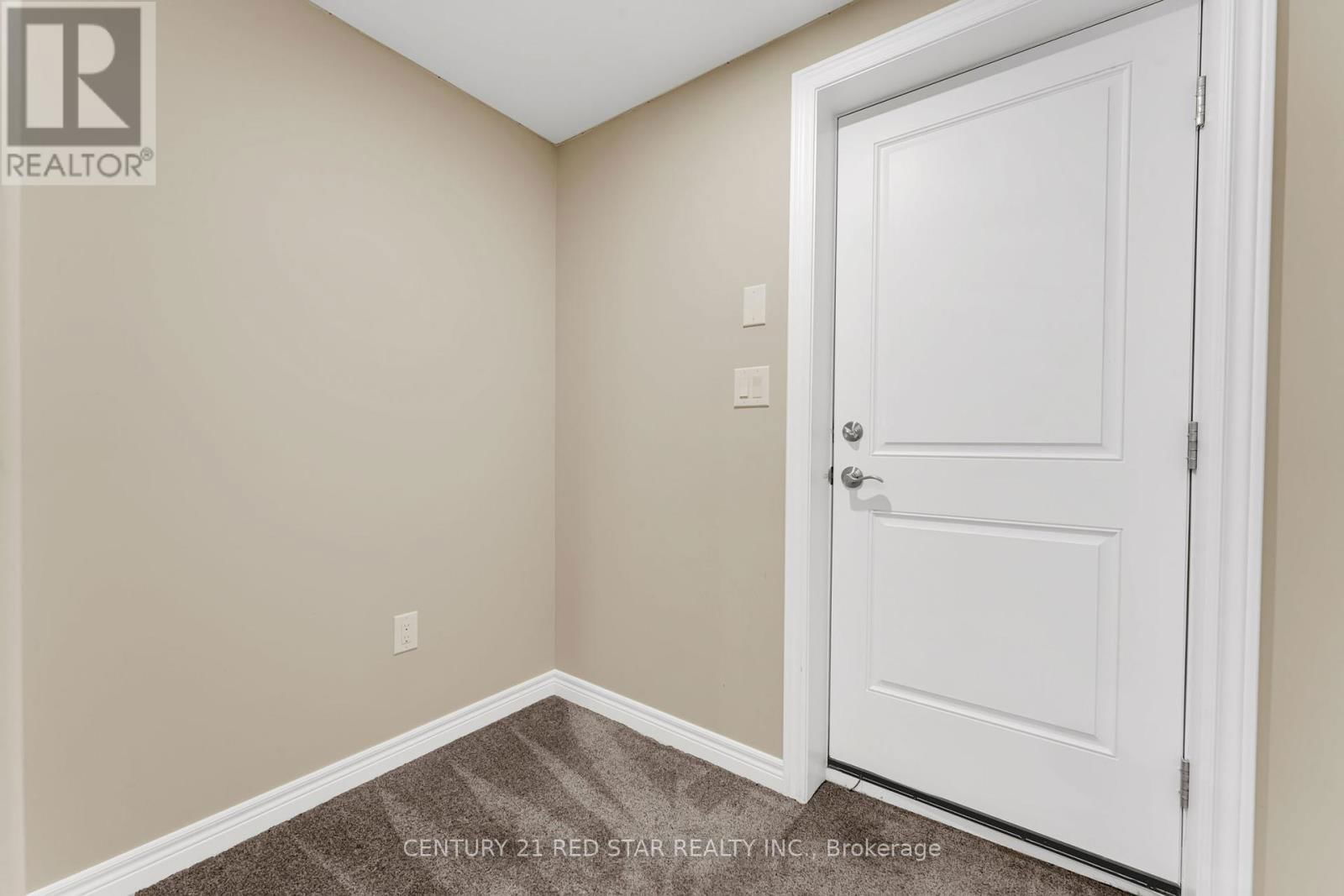 55 LAURENT AVENUE Image 35