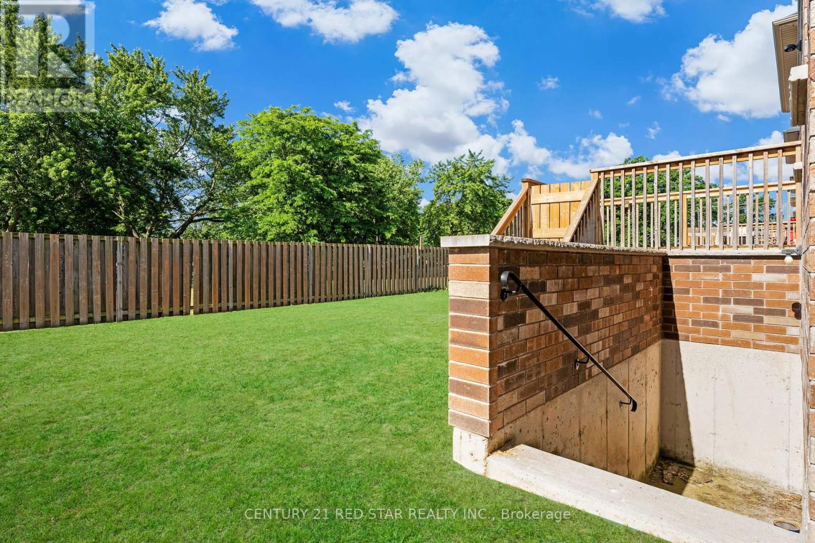 55 LAURENT AVENUE Image 36