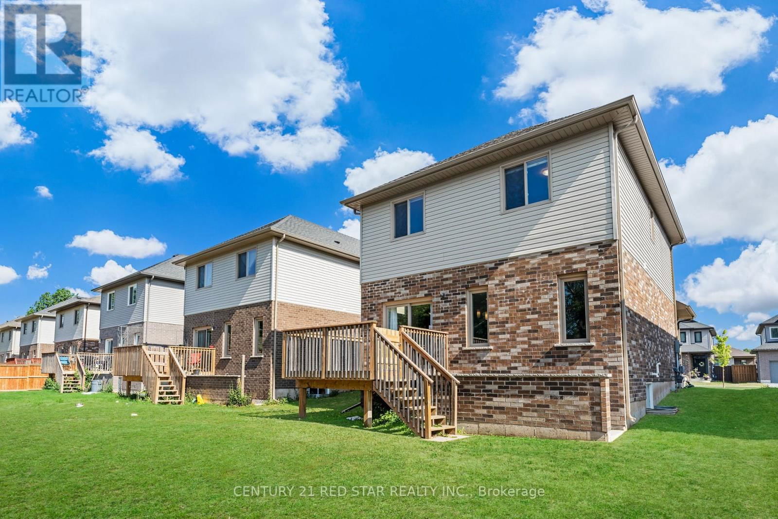 55 LAURENT AVENUE Image 37