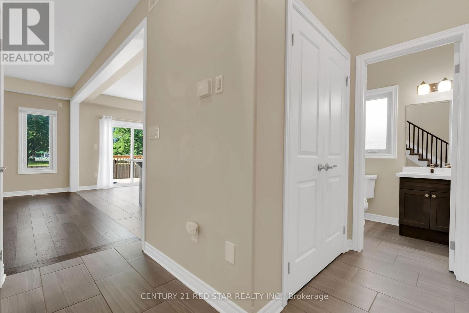55 LAURENT AVENUE Image 4