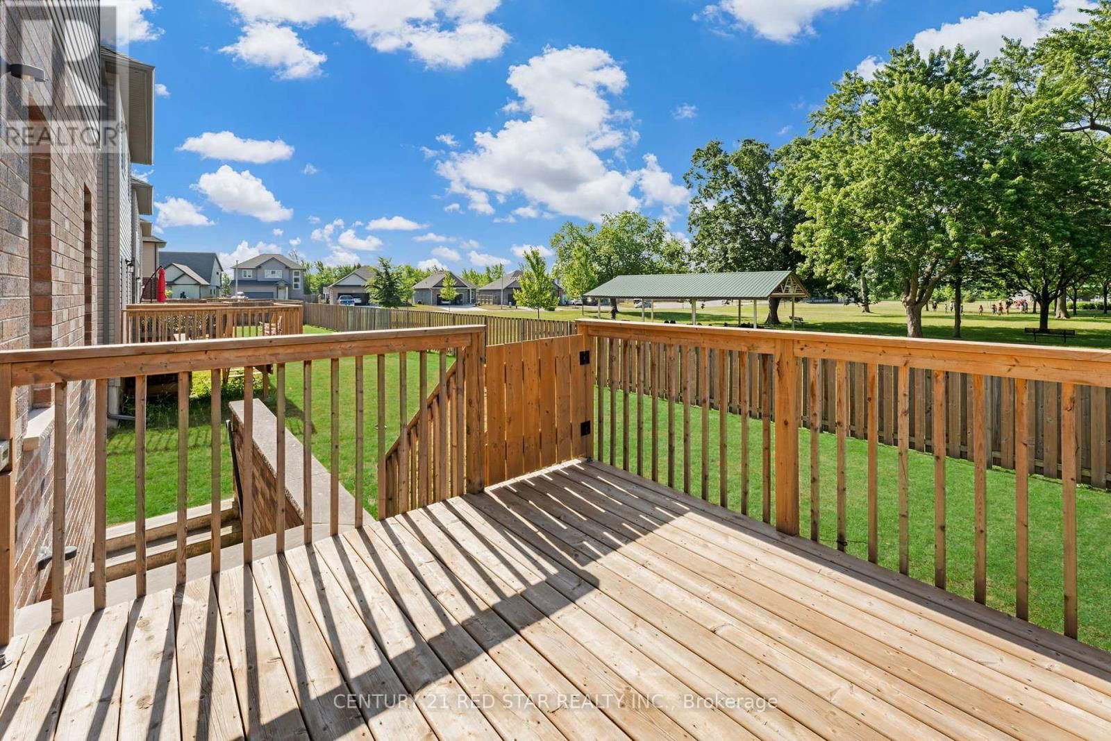 55 LAURENT AVENUE Image 41