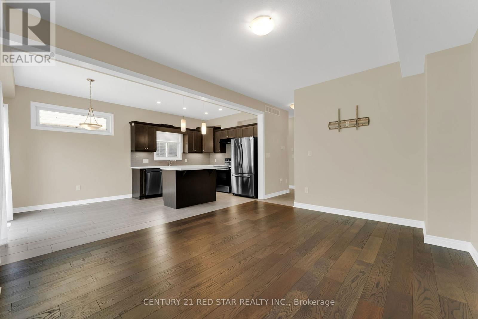 55 LAURENT AVENUE Image 6