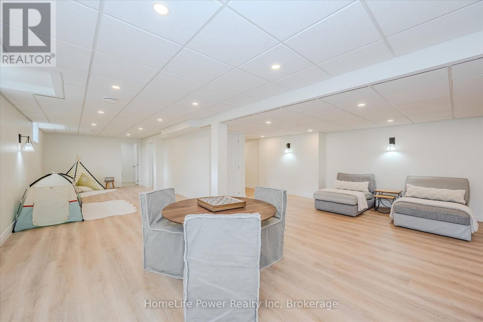 4080 VICTORIA ROAD SOUTH Image 32