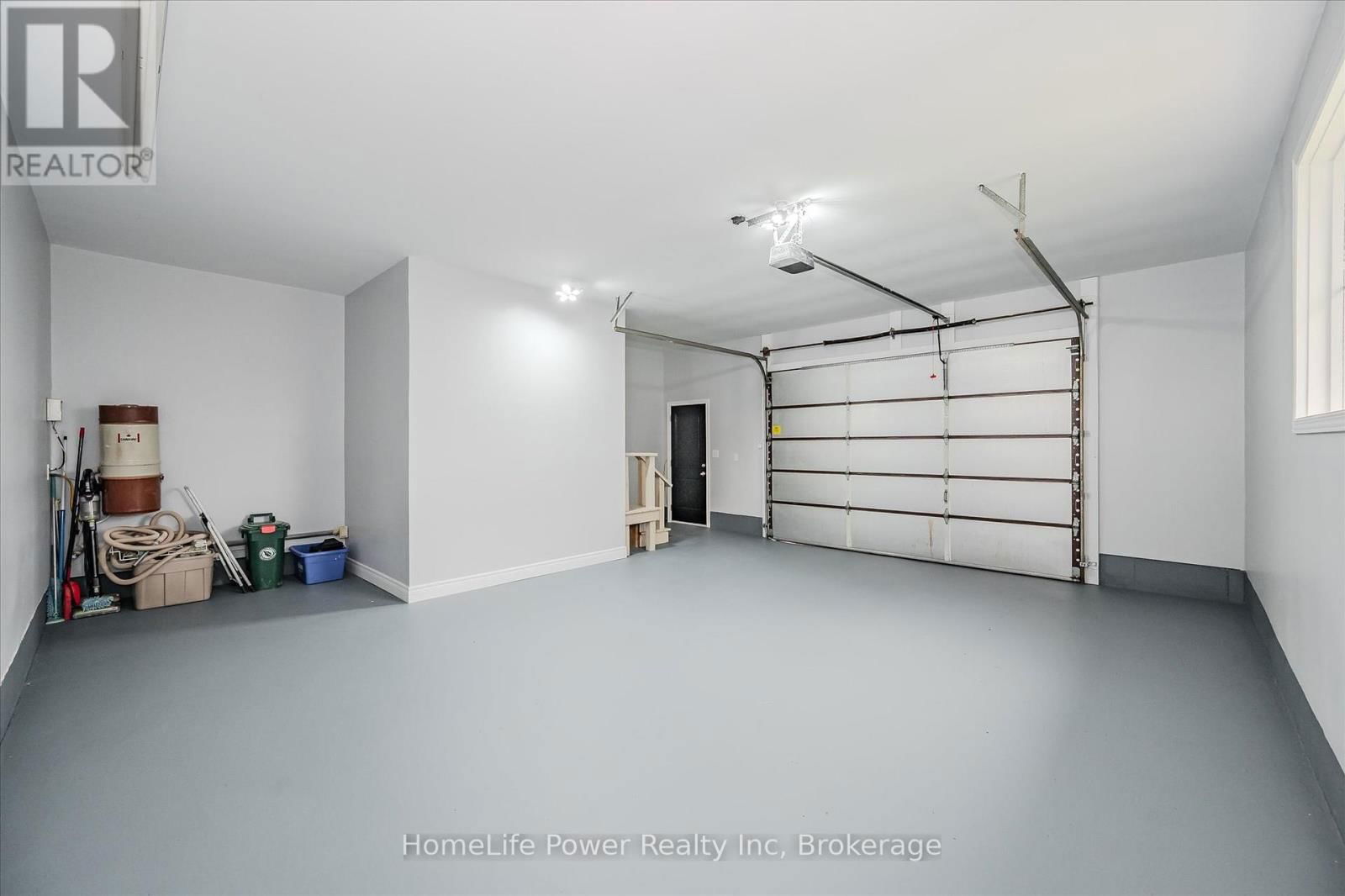 4080 VICTORIA ROAD SOUTH Image 35