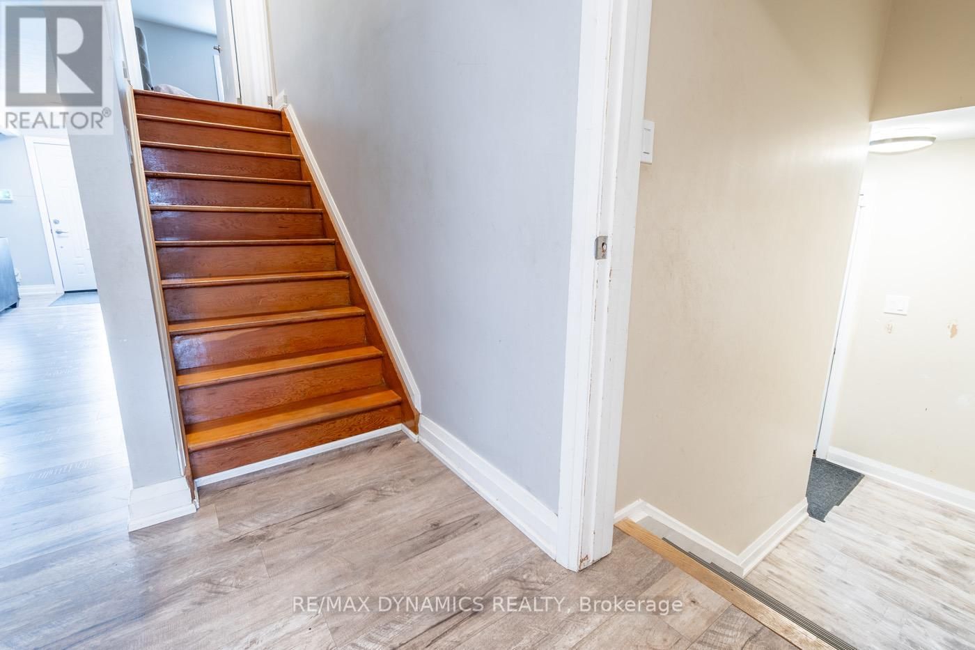 11 GARDEN STREET Image 15