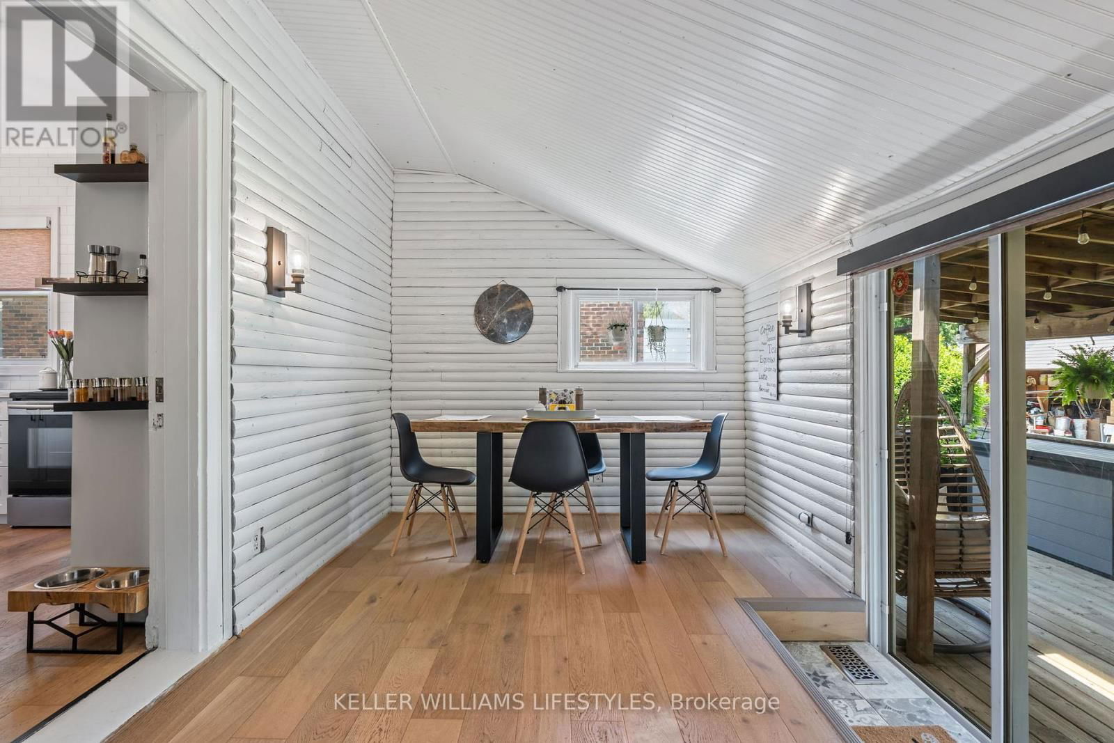 18 SYCAMORE STREET Image 23