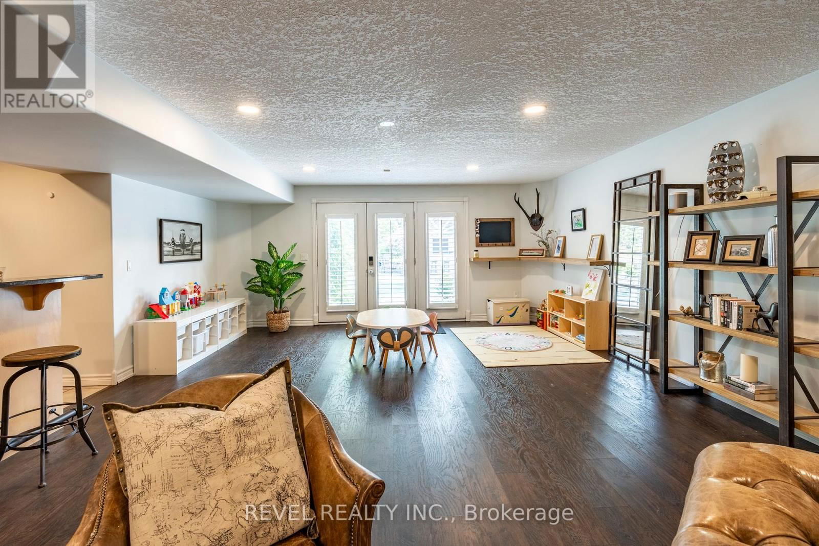 333 MILLA COURT Image 33