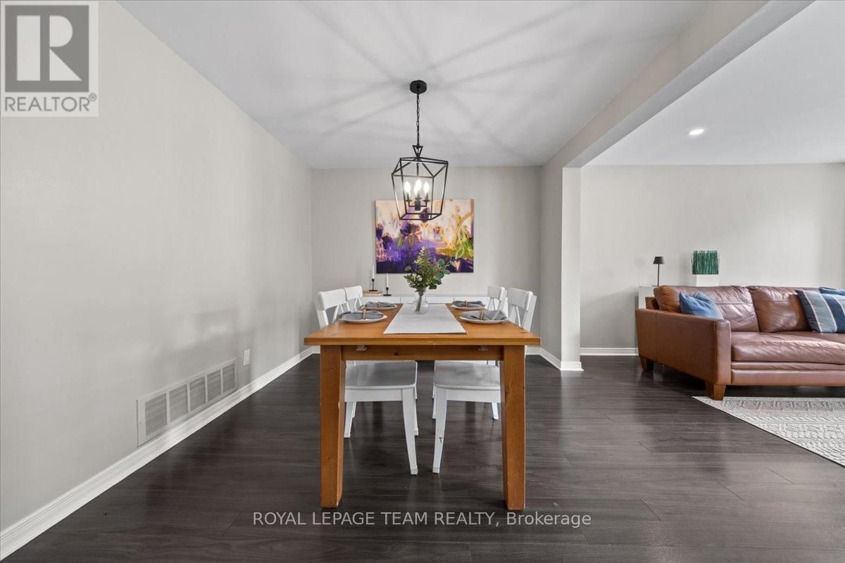 13 KEDGEWICK COURT Image 14