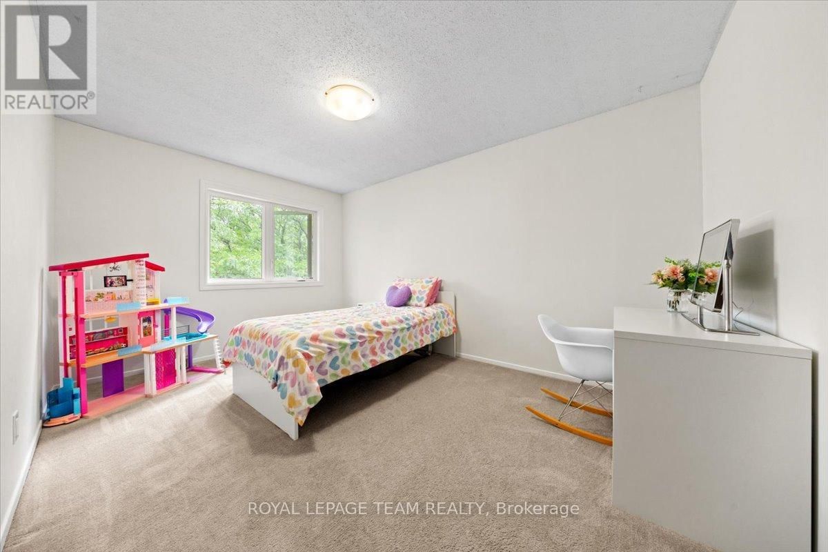 13 KEDGEWICK COURT Image 31