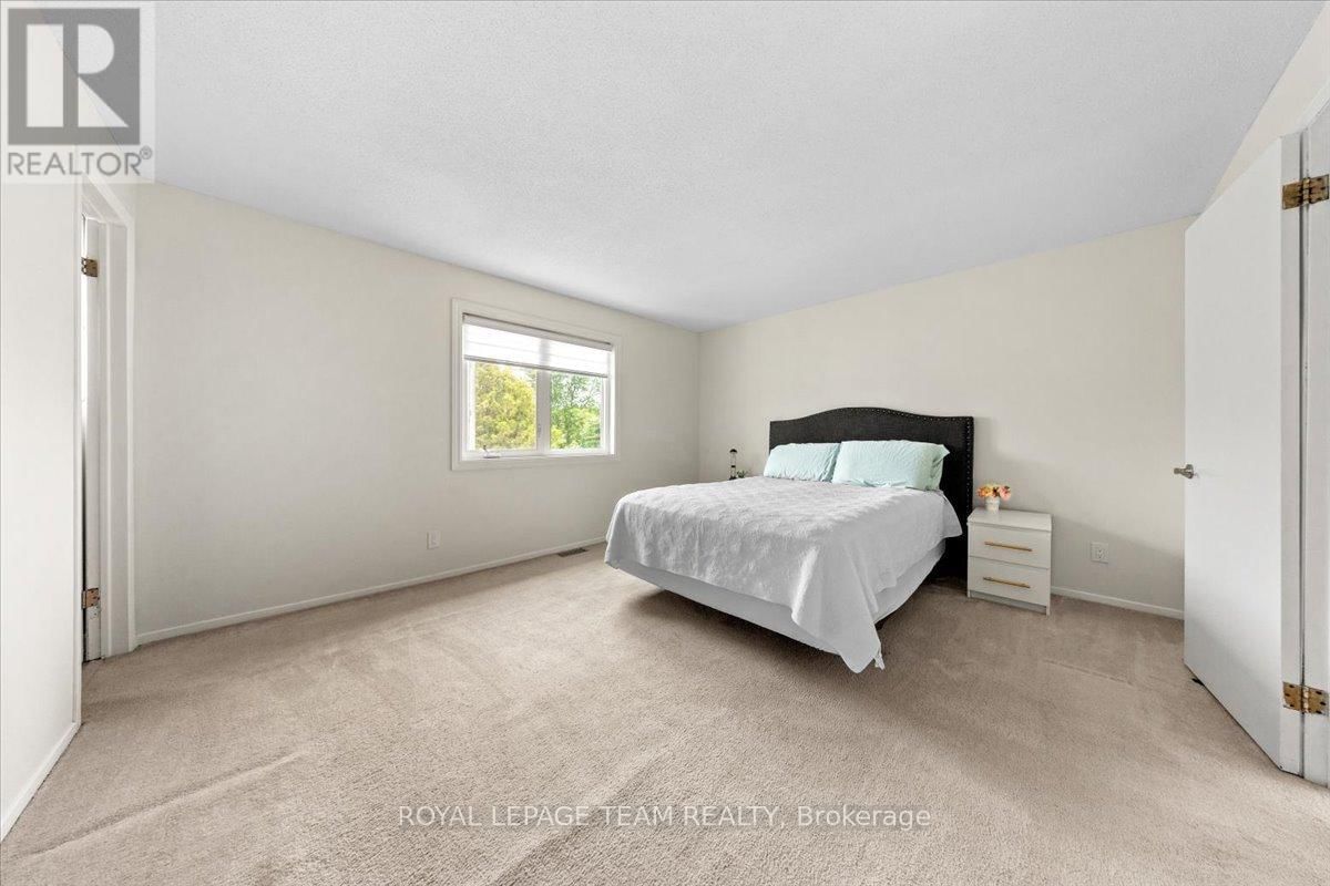 13 KEDGEWICK COURT Image 34