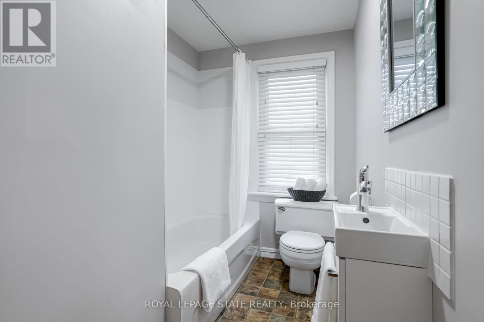 15 EMPRESS AVENUE Image 26