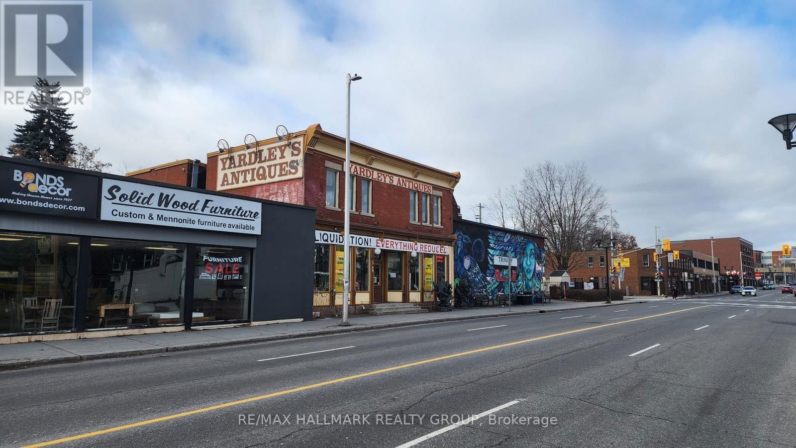 1240 BANK STREET Image 23