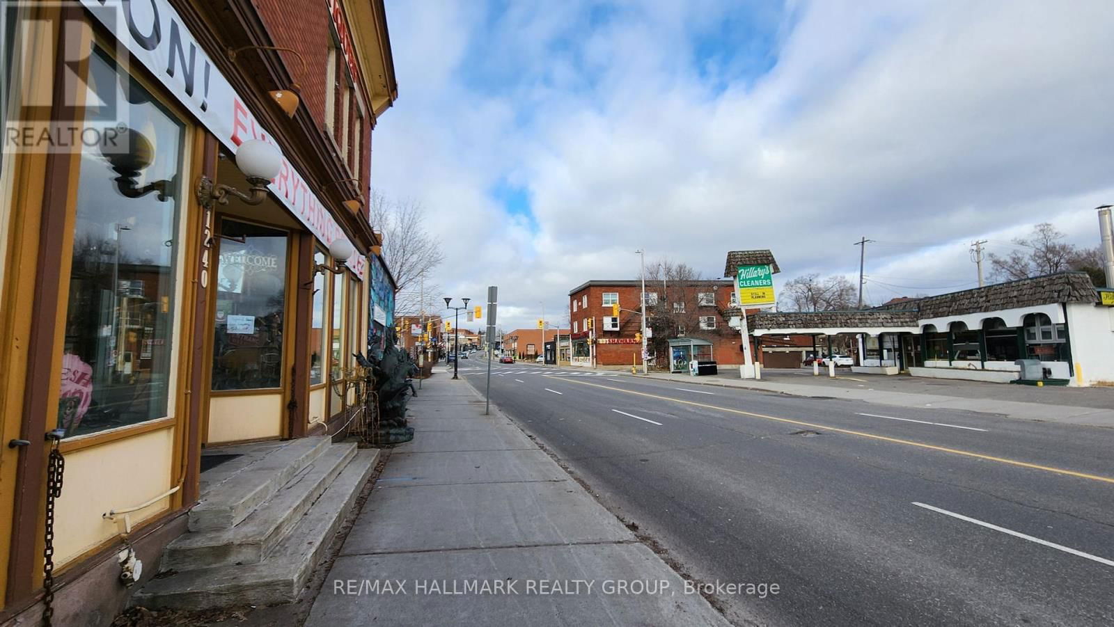 1240 BANK STREET Image 26