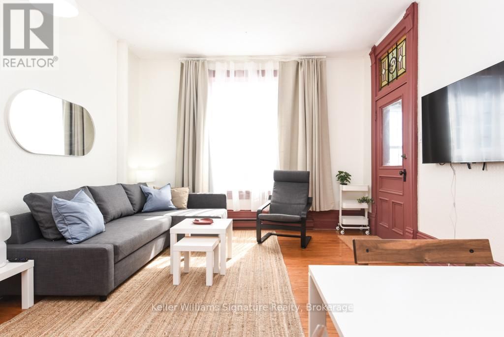 18 OAK STREET Image 21