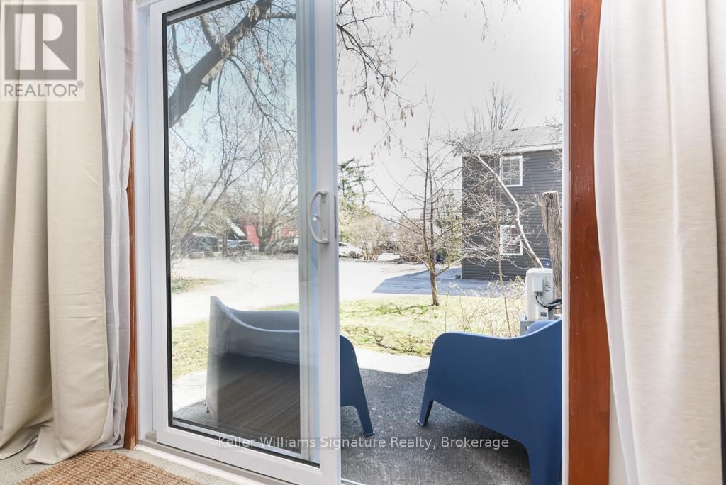 18 OAK STREET Image 24