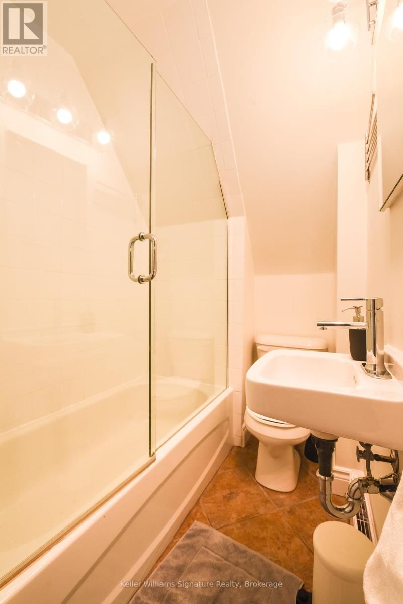 18 OAK STREET Image 29