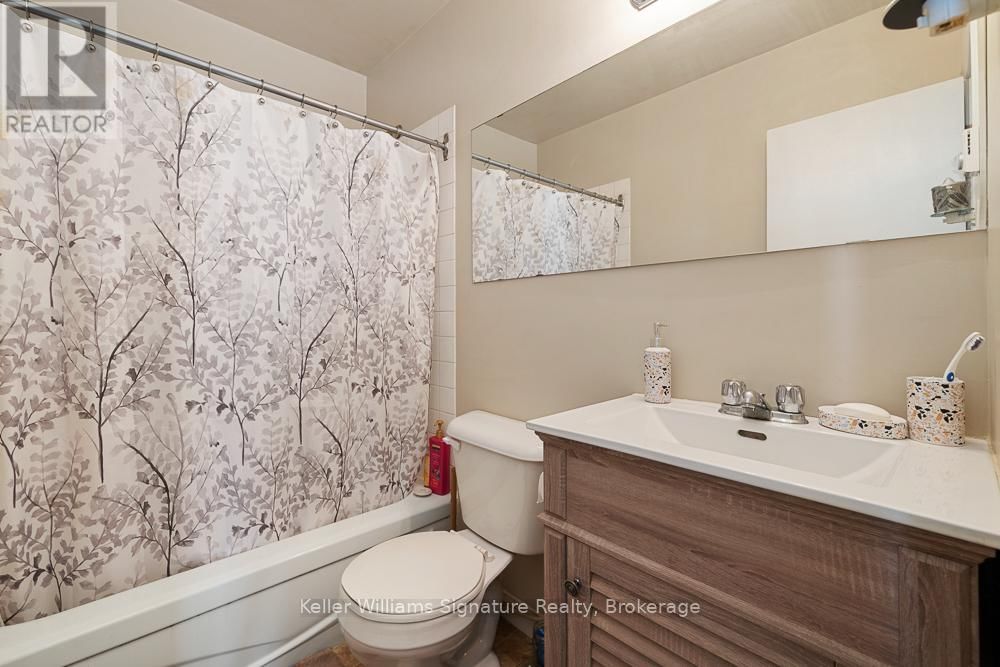 18 OAK STREET Image 32