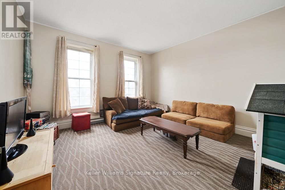 18 OAK STREET Image 33