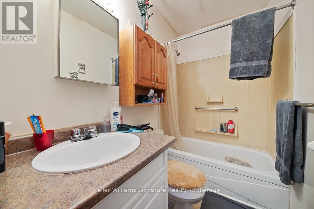18 OAK STREET Image 36