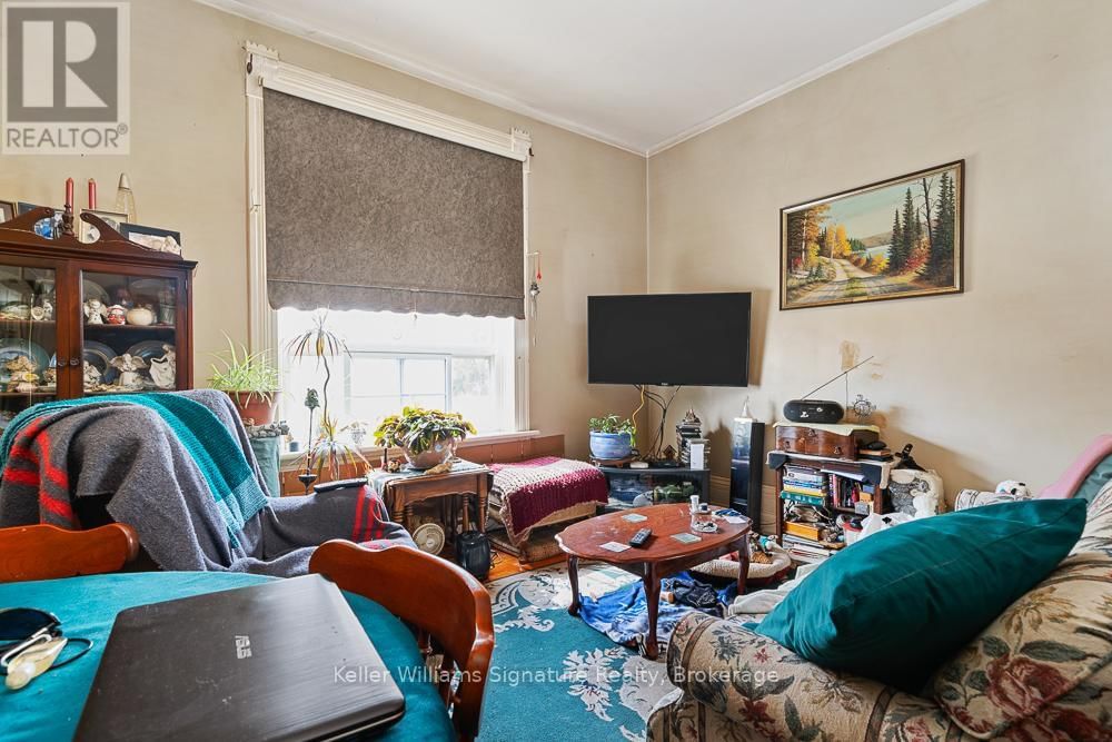 18 OAK STREET Image 37