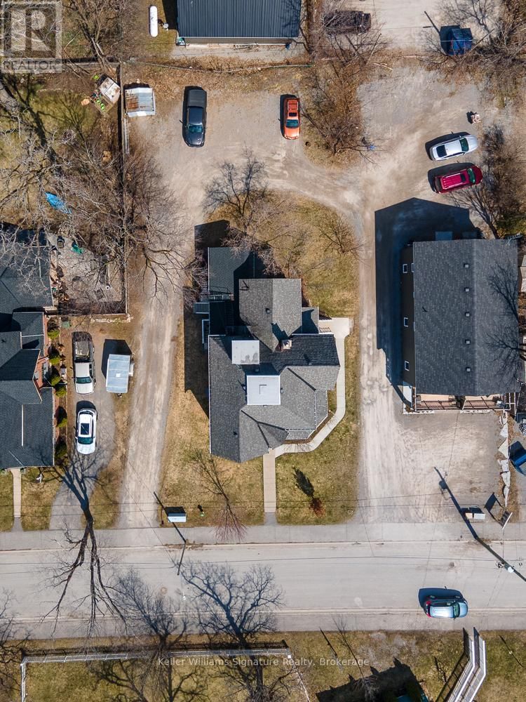 18 OAK STREET Image 9