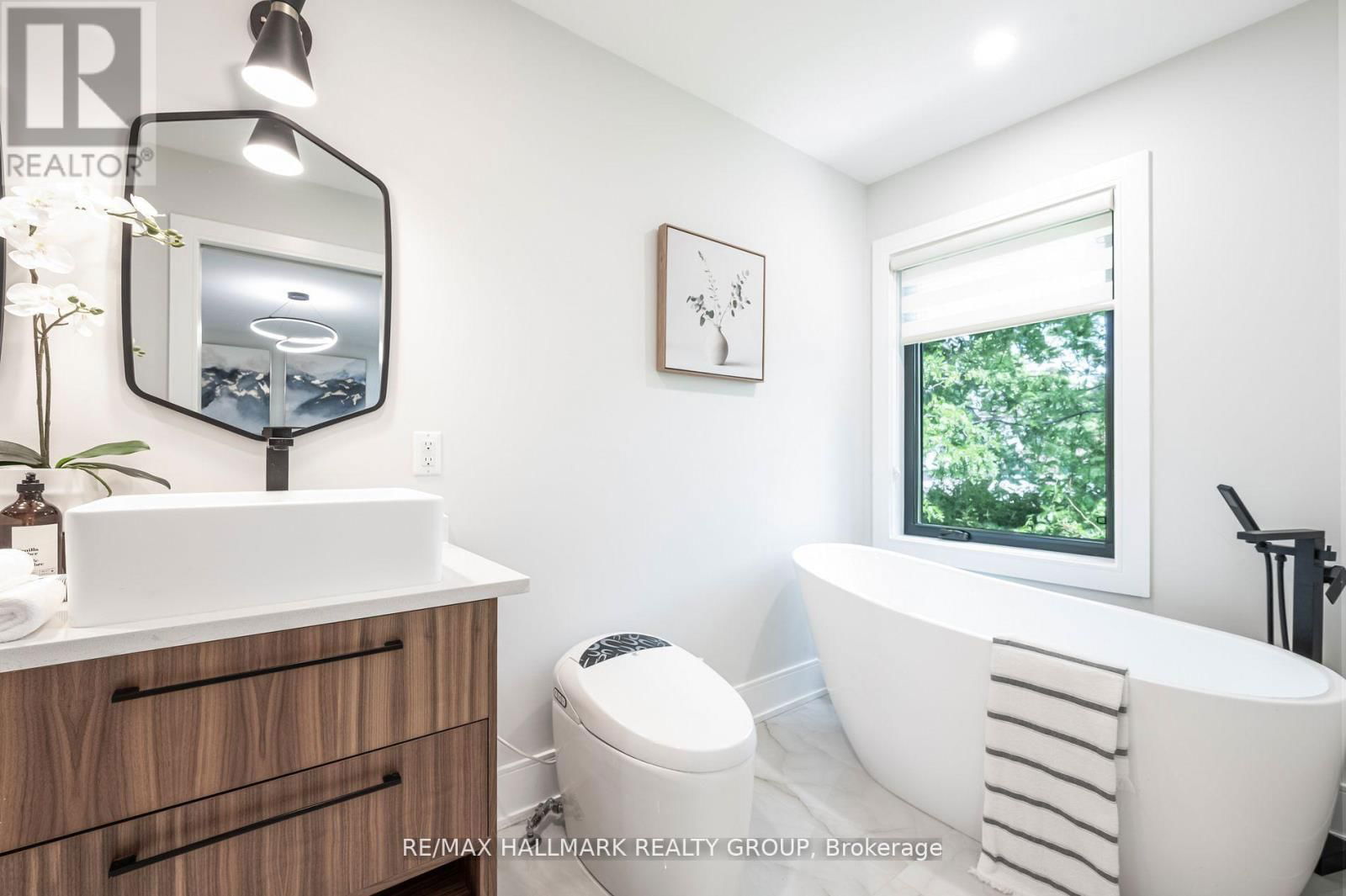 185 CARLETON AVENUE Image 28