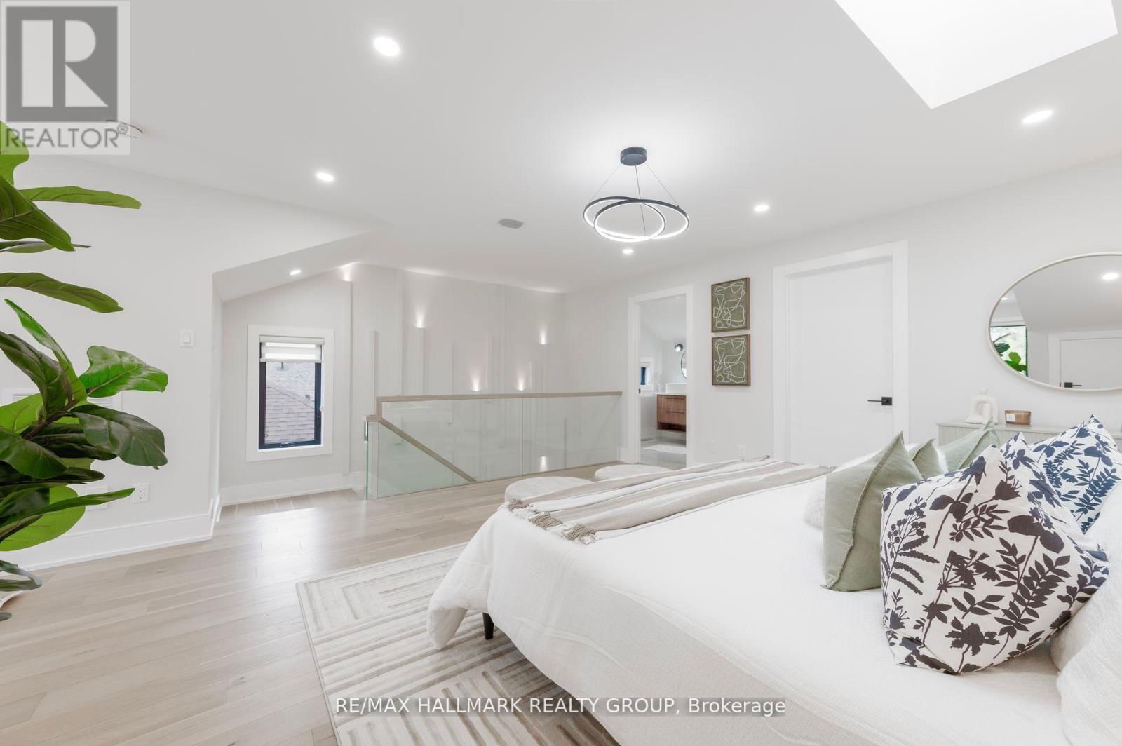 185 CARLETON AVENUE Image 32