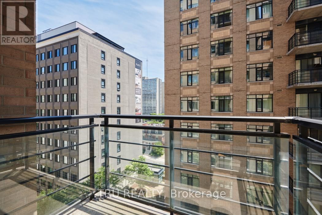 805 - 85 BRONSON AVENUE Image 24