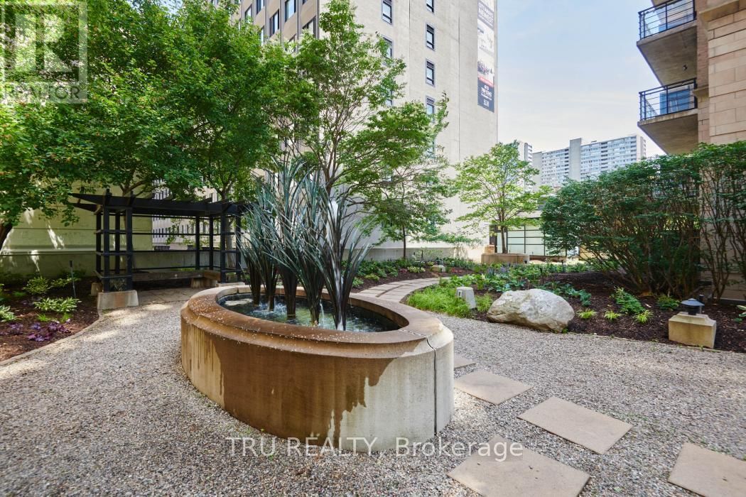 805 - 85 BRONSON AVENUE Image 34