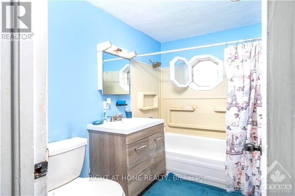 333 LEVIS AVENUE Image 15