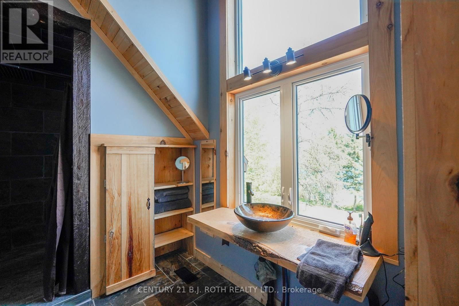 59 WHITE BEAR COURT Image 24