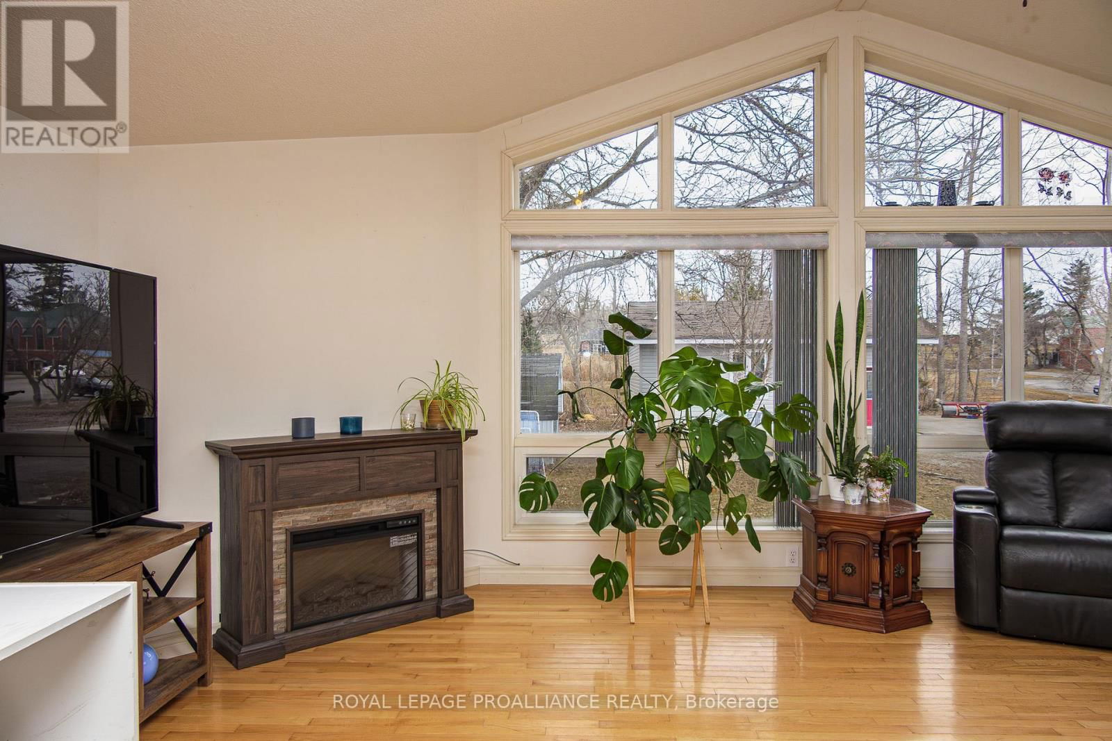 2436 STIRLING- MARMORA ROAD Image 10
