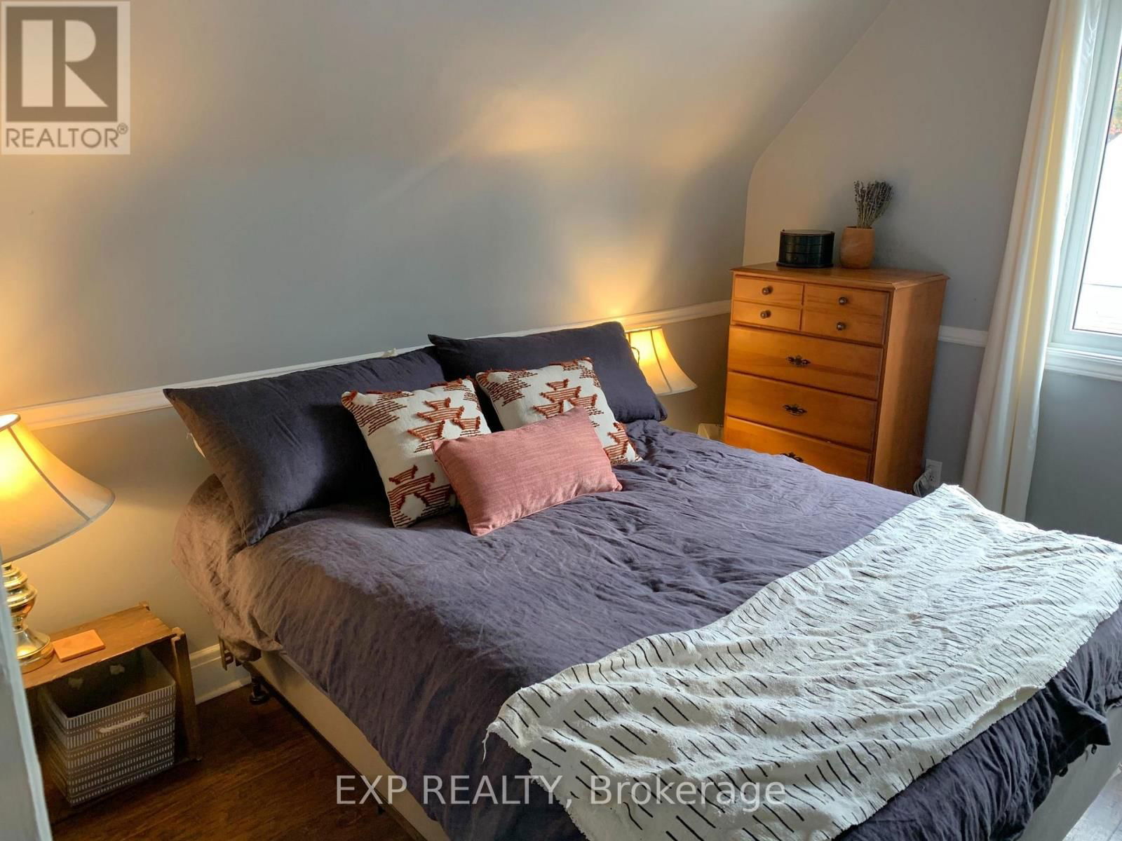 1552 CALEDON STREET Image 20
