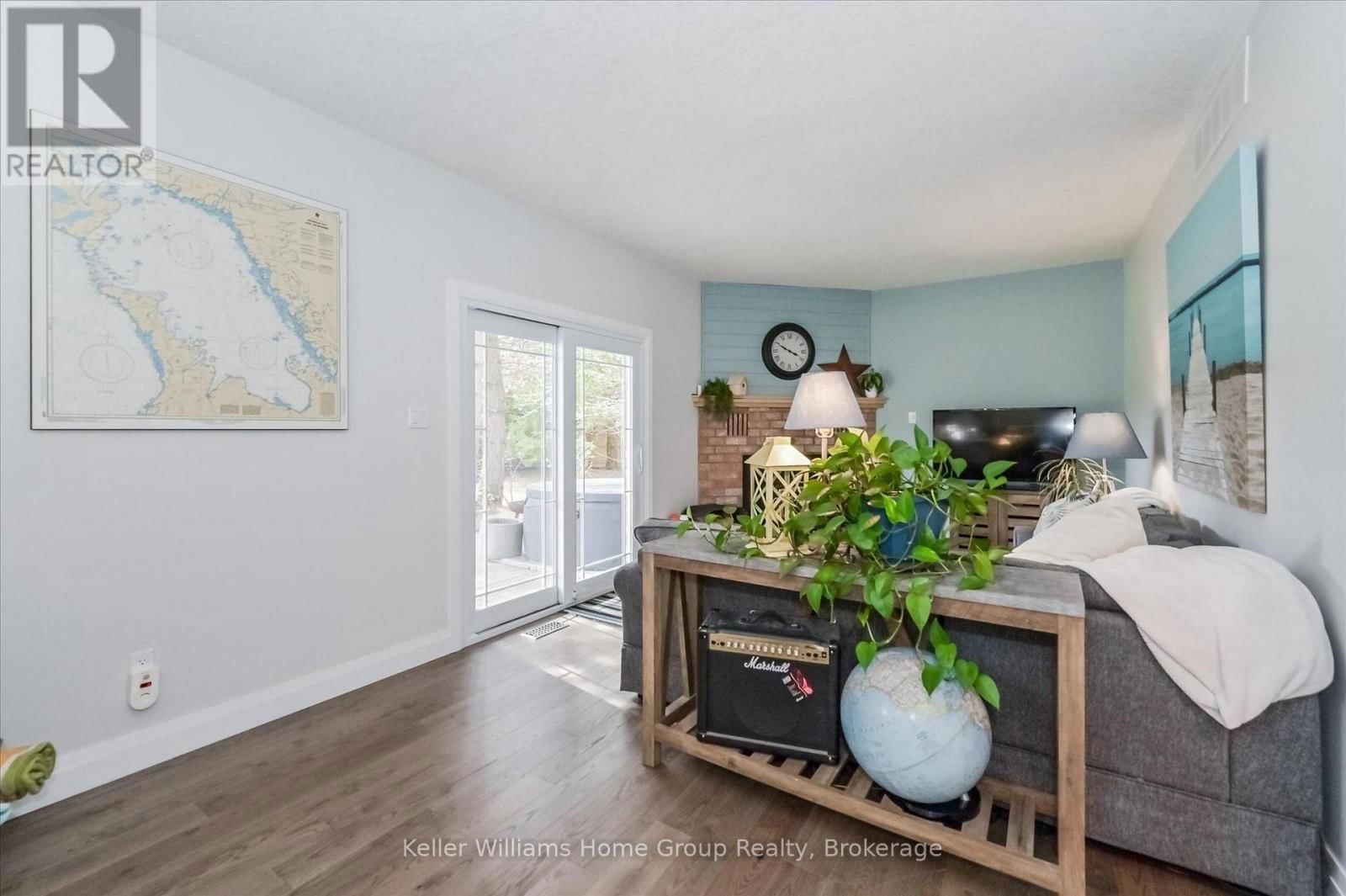 4 SARGENT BOULEVARD Image 19