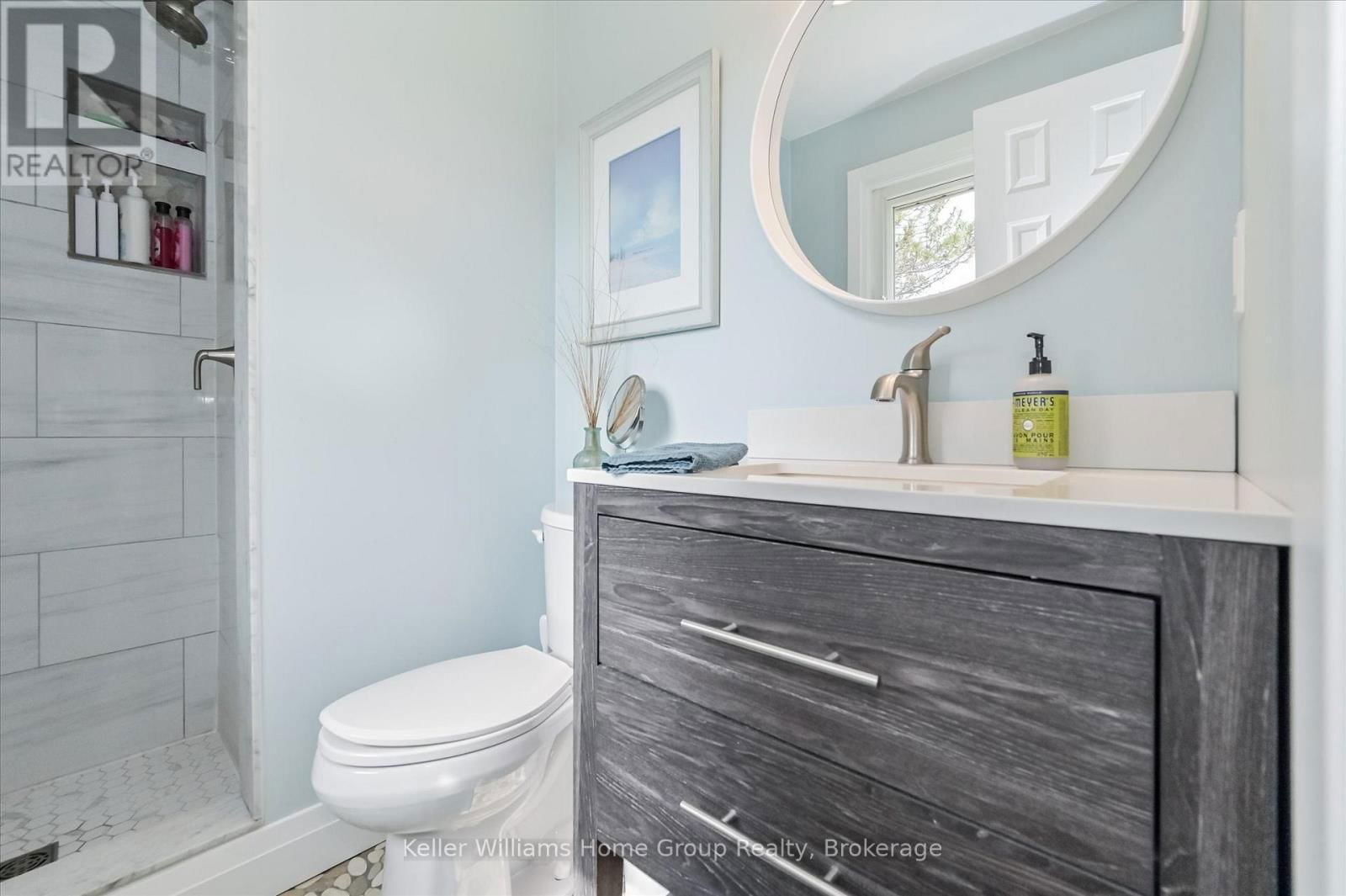 4 SARGENT BOULEVARD Image 31