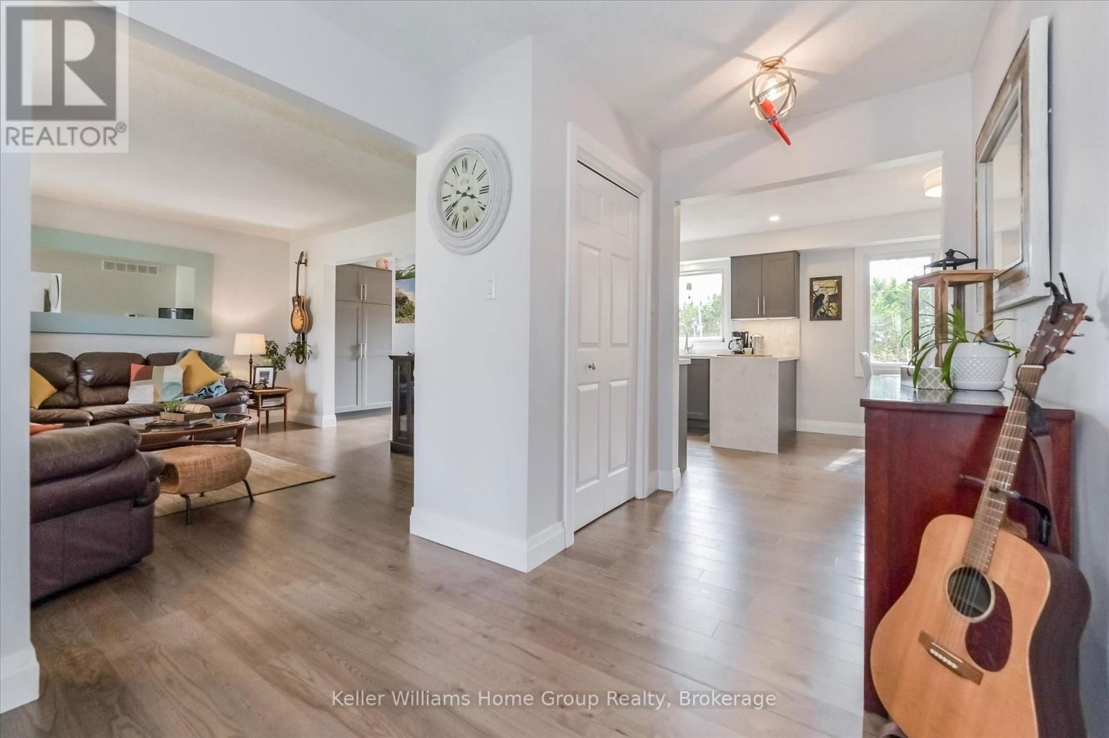4 SARGENT BOULEVARD Image 7