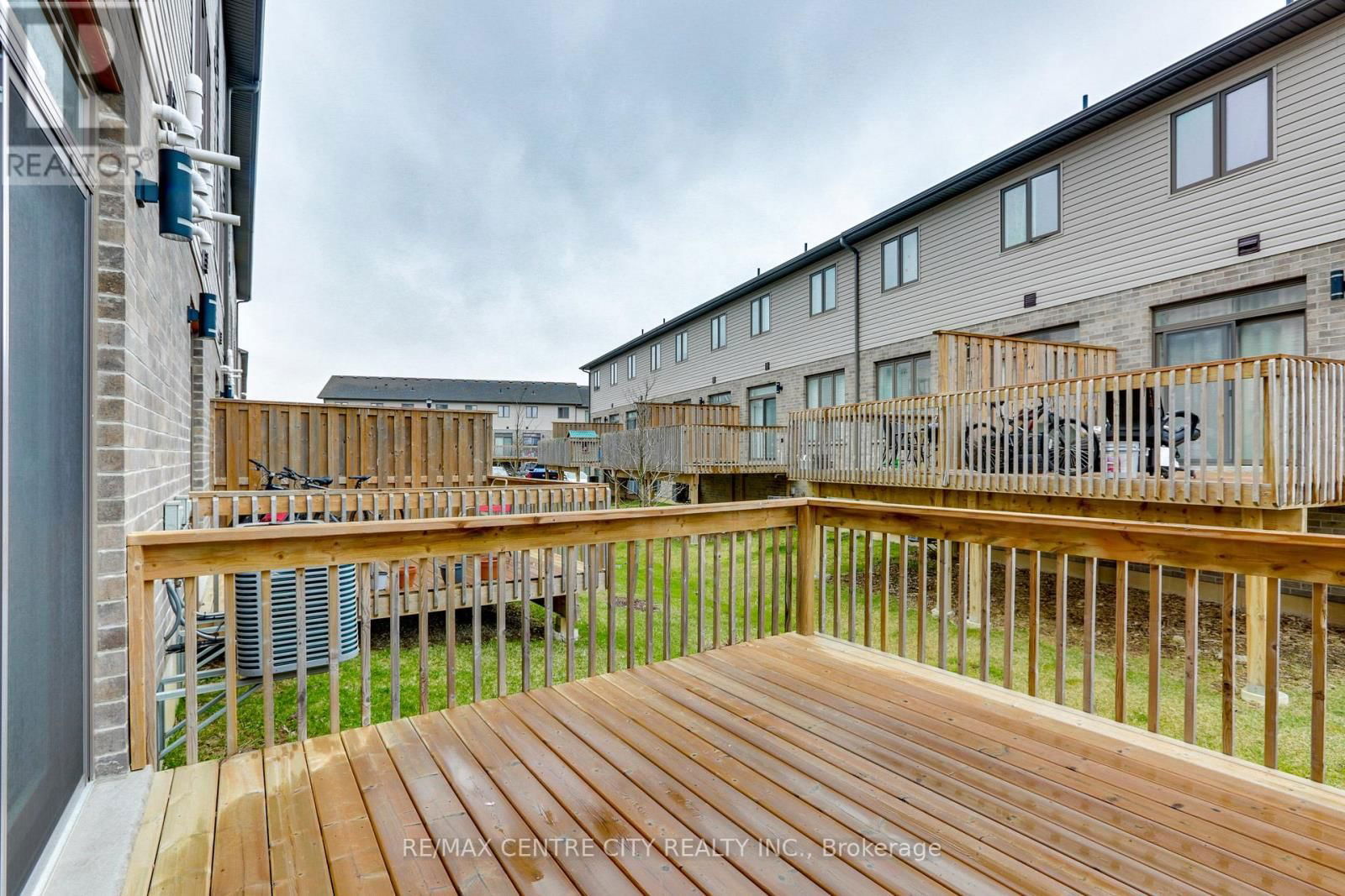 106 - 2070 MEADOWGATE BOULEVARD Image 15