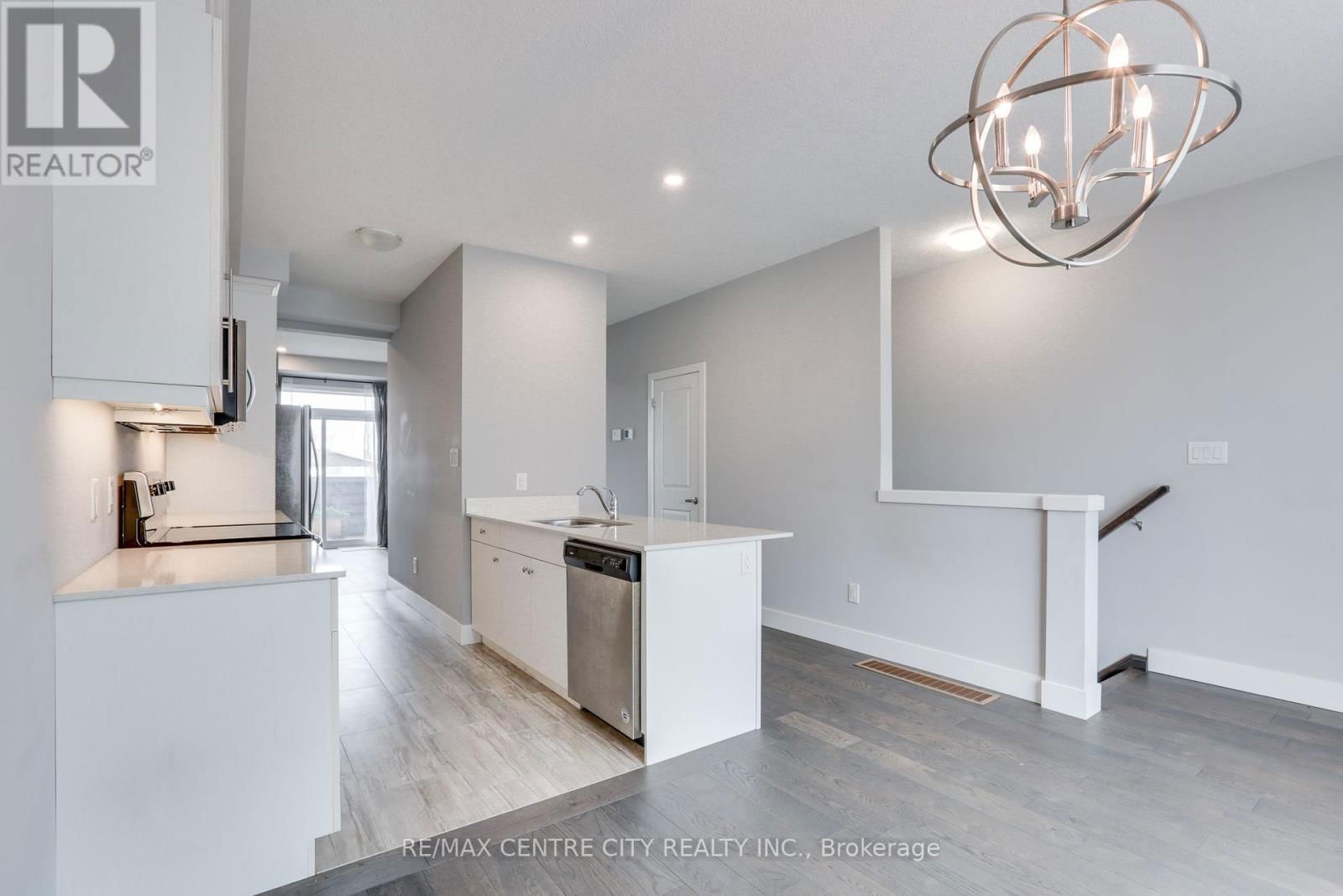 106 - 2070 MEADOWGATE BOULEVARD Image 19