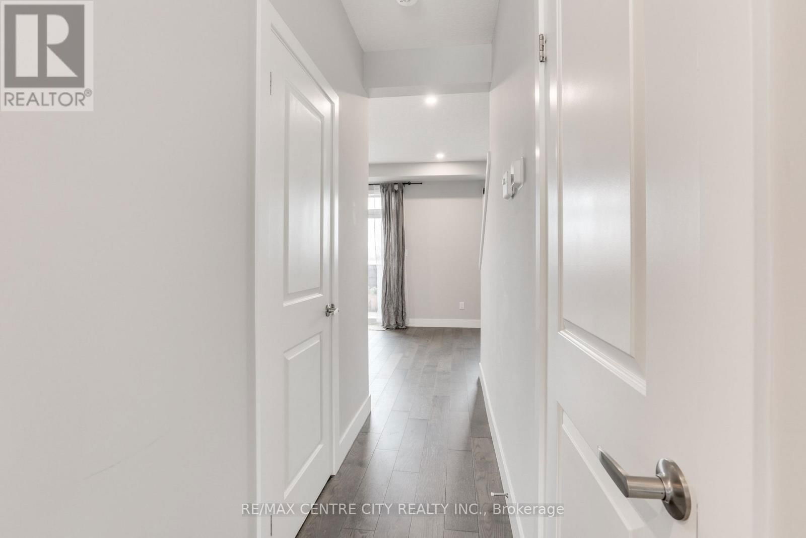 106 - 2070 MEADOWGATE BOULEVARD Image 24