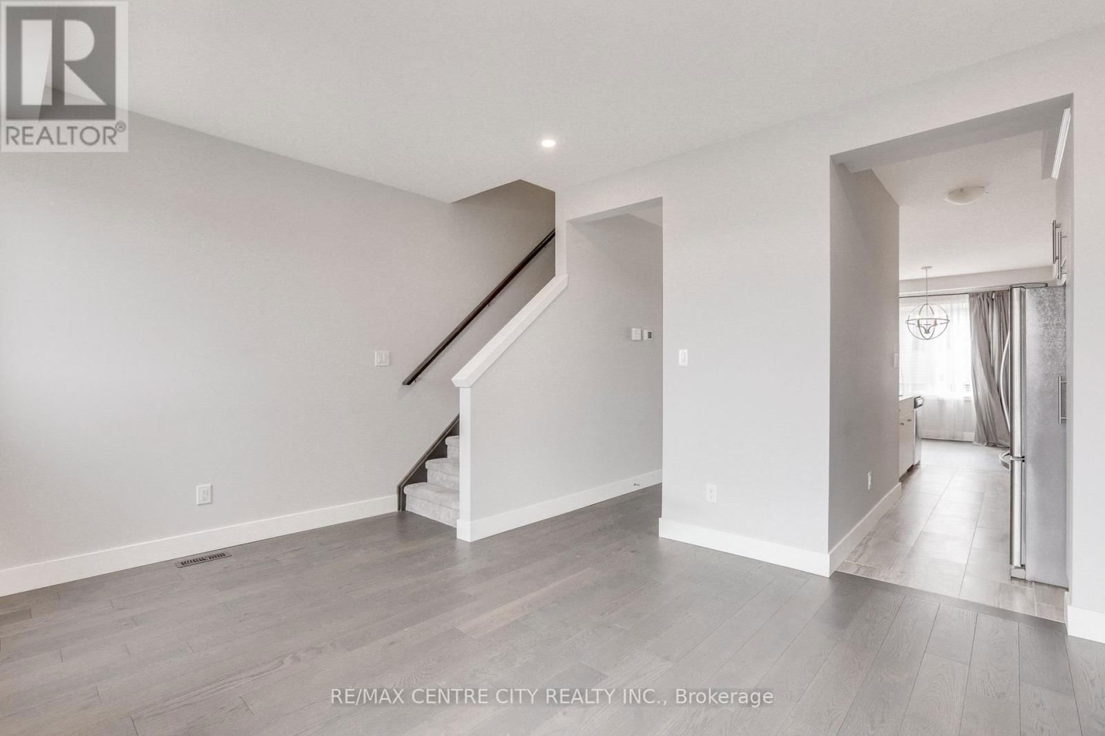 106 - 2070 MEADOWGATE BOULEVARD Image 27