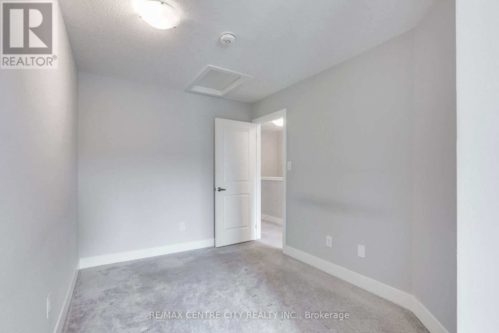 106 - 2070 MEADOWGATE BOULEVARD Image 38