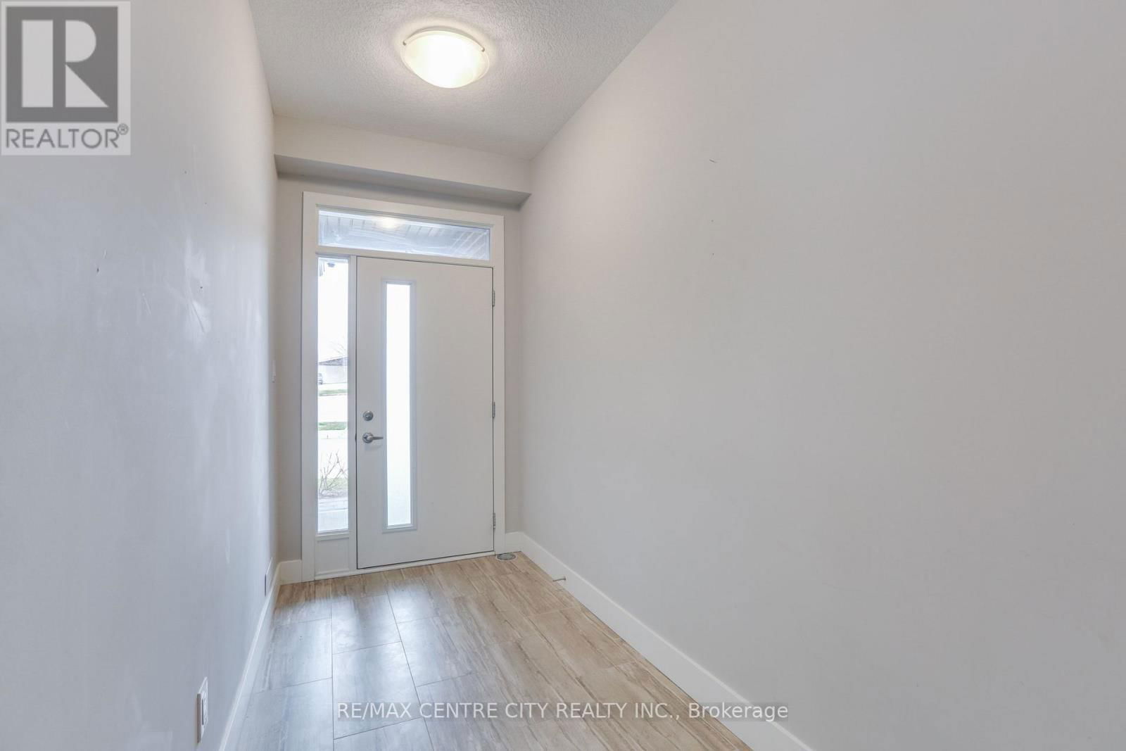 106 - 2070 MEADOWGATE BOULEVARD Image 4