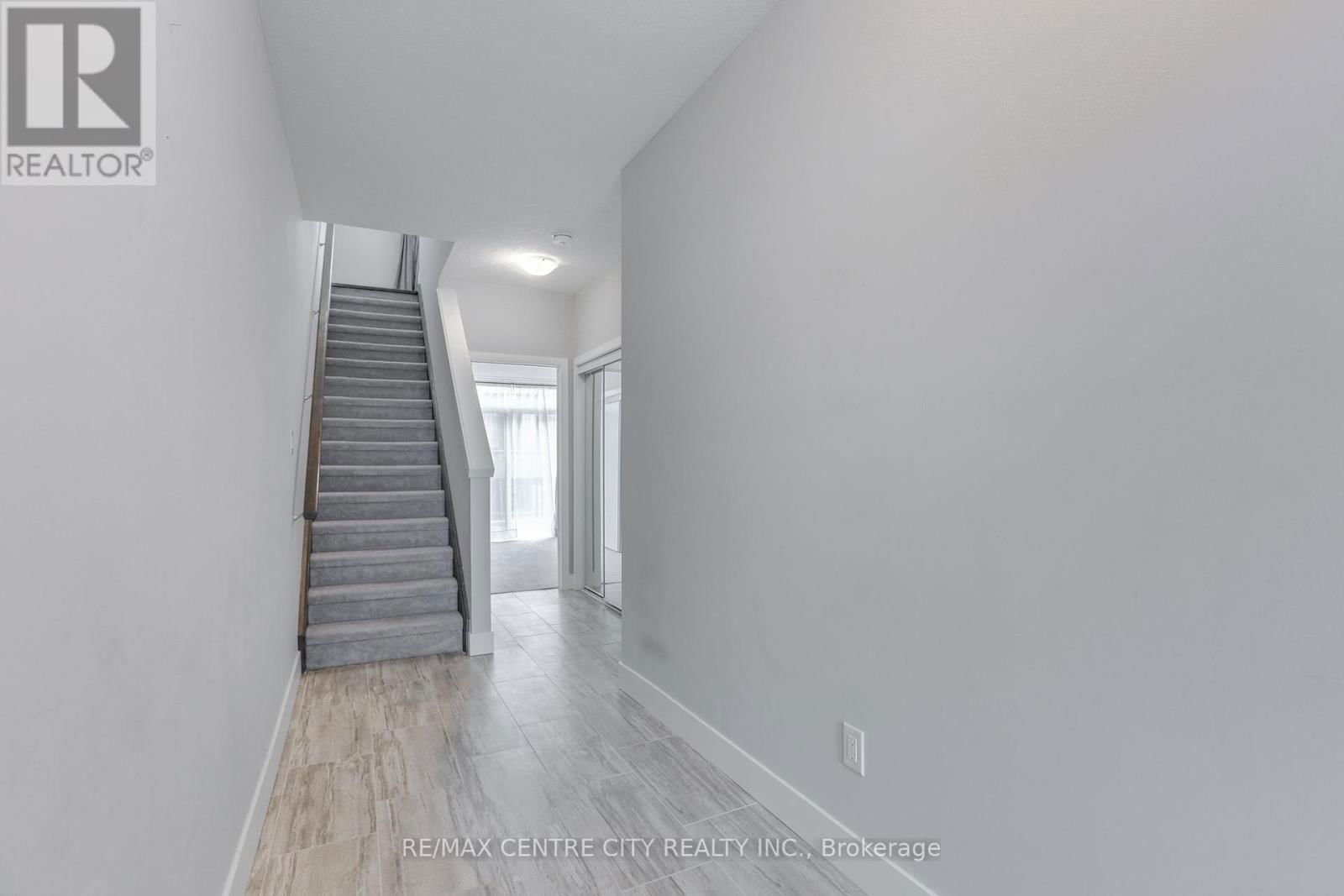106 - 2070 MEADOWGATE BOULEVARD Image 5