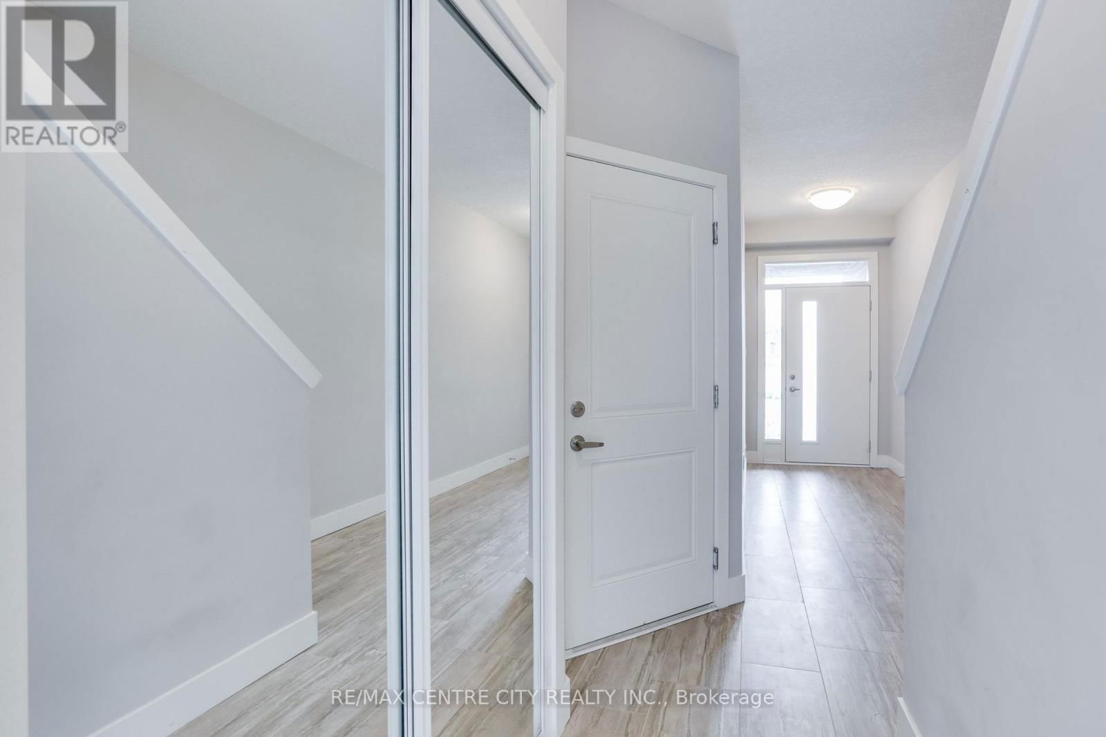 106 - 2070 MEADOWGATE BOULEVARD Image 7