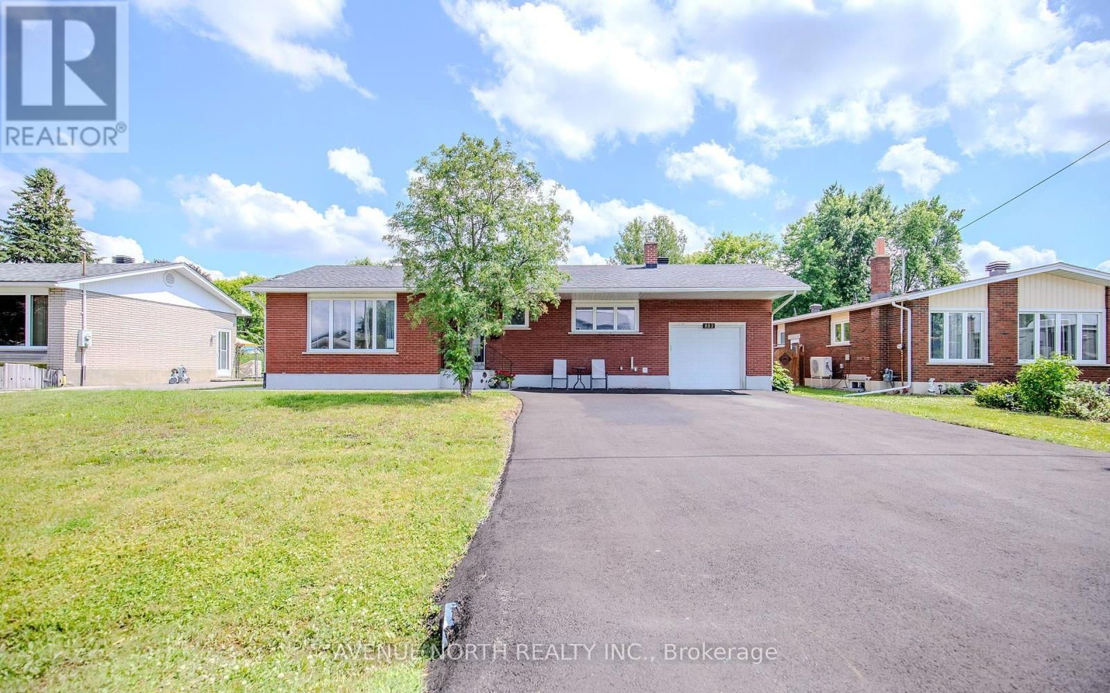 882 BALSAM DRIVE Image 2