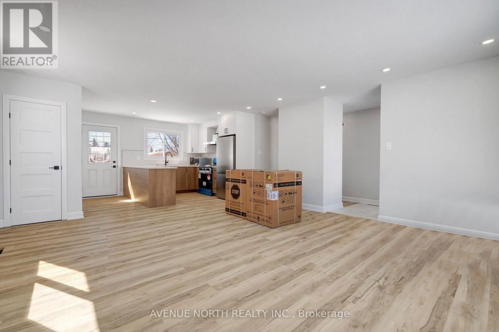 882 BALSAM DRIVE Image 7
