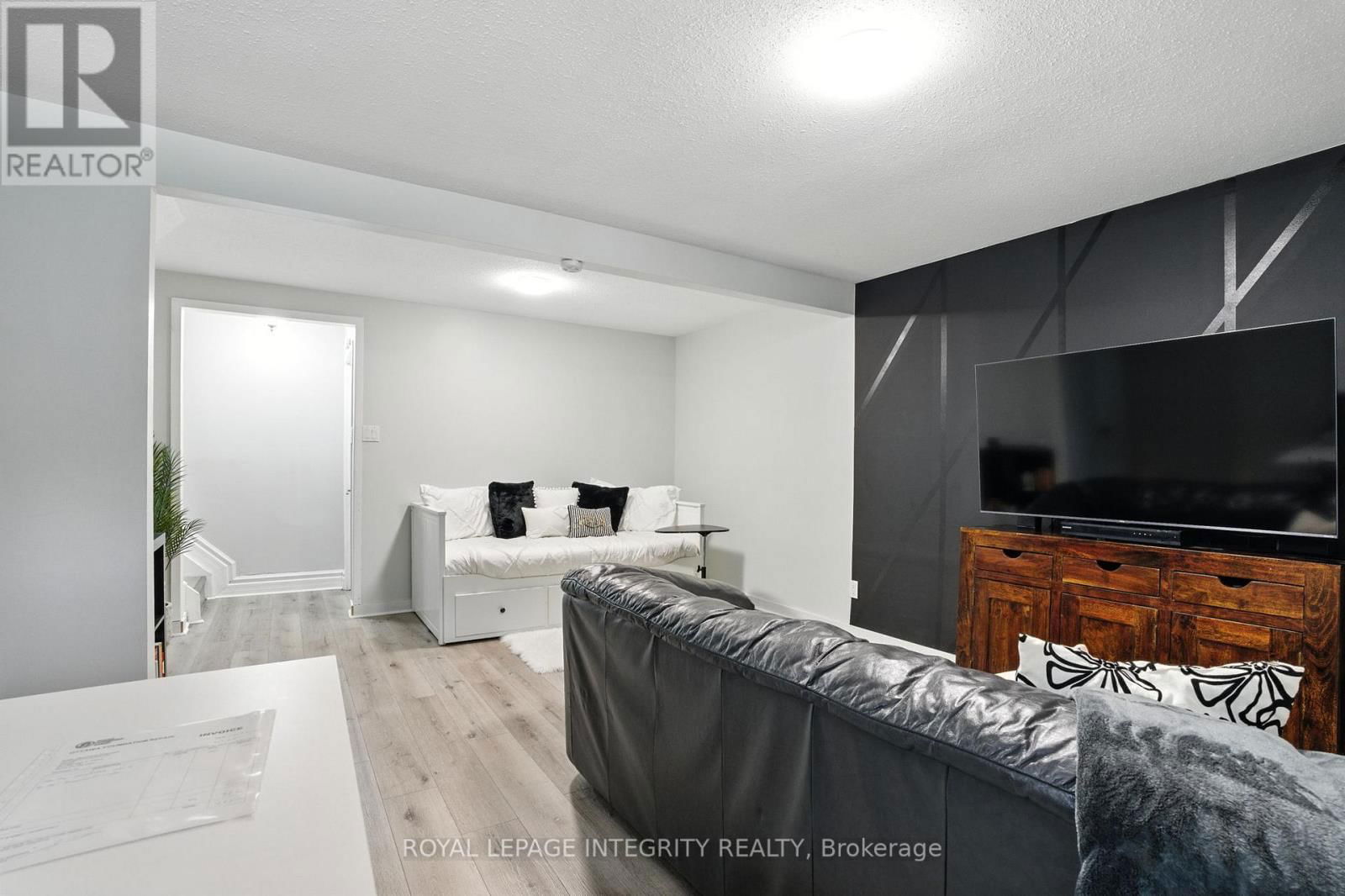 1760 LAFRANCE DRIVE Image 24