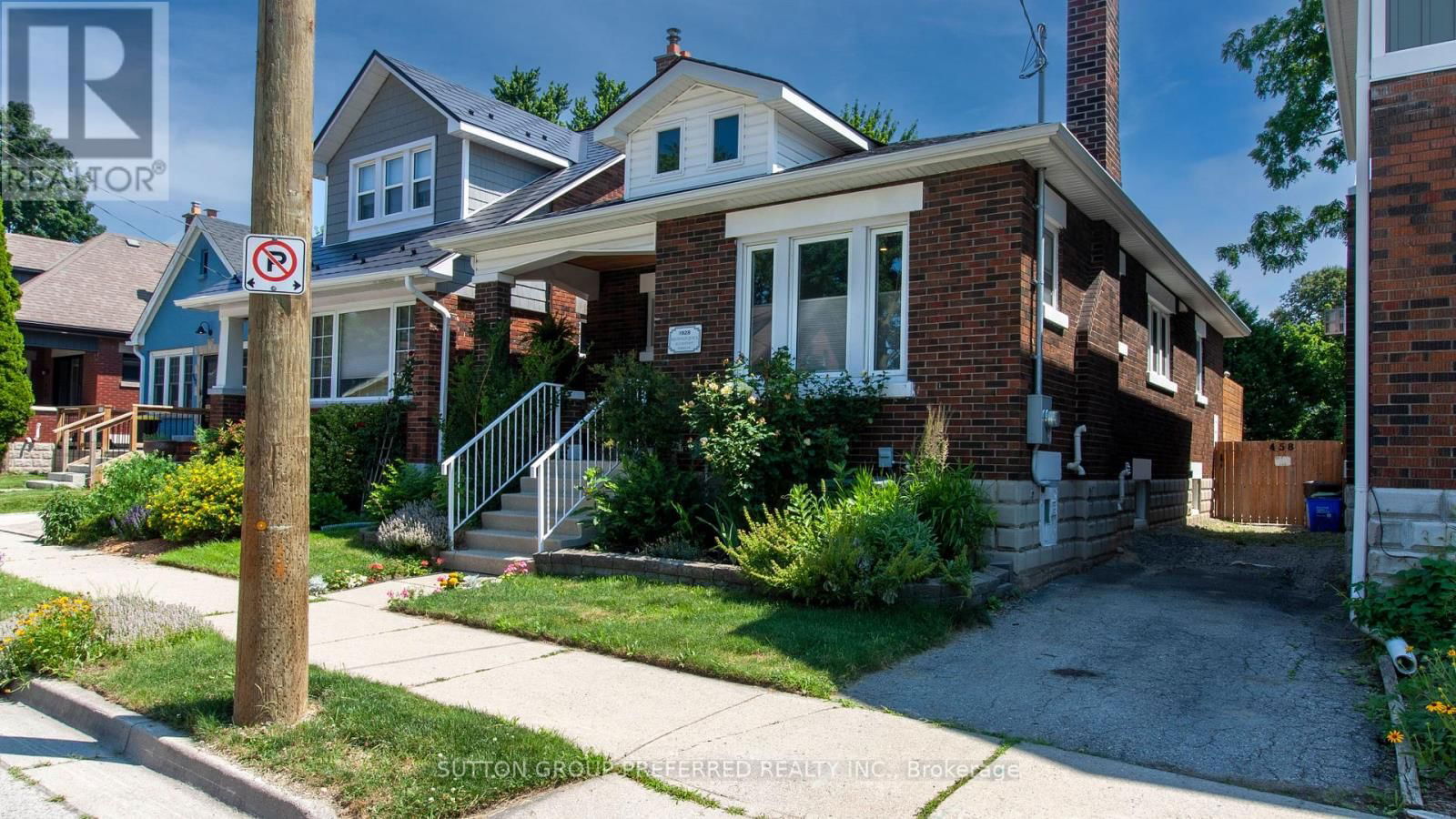 458 WOODMAN AVENUE Image 3