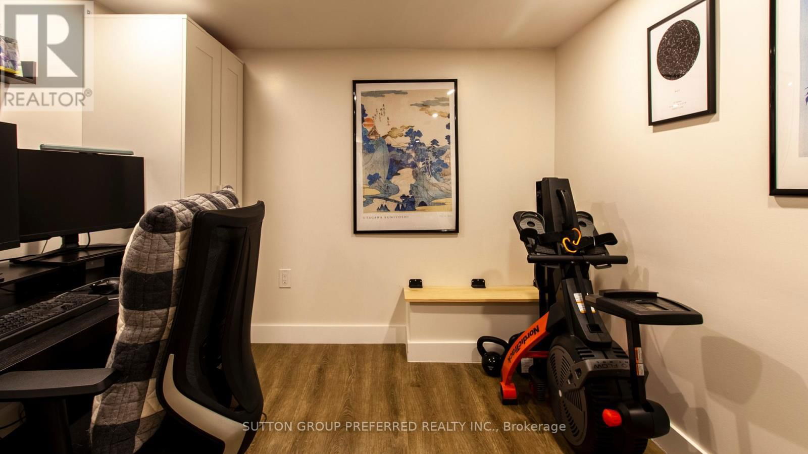 458 WOODMAN AVENUE Image 38